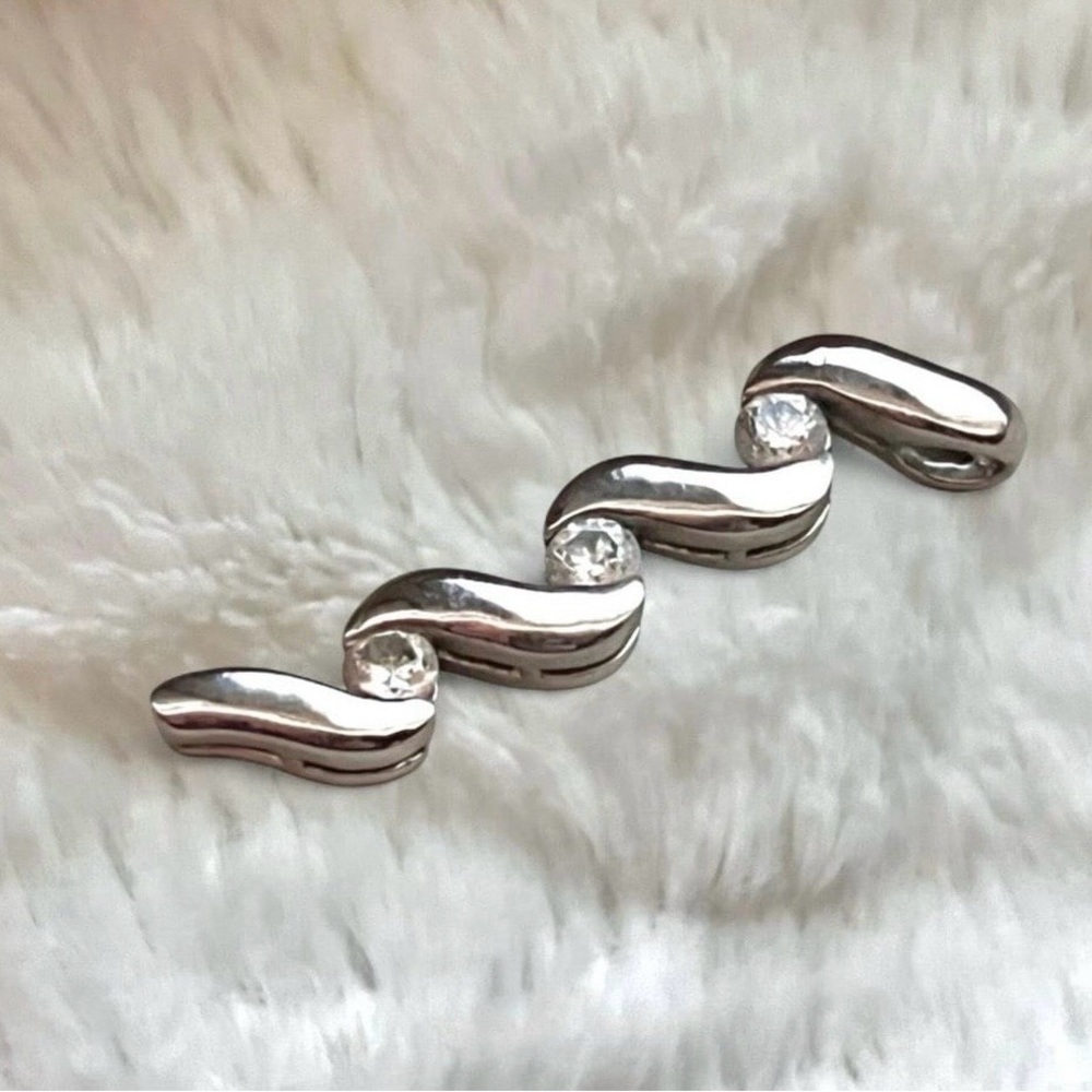 CZ Curly/Wavy Swirl Silver Pendant